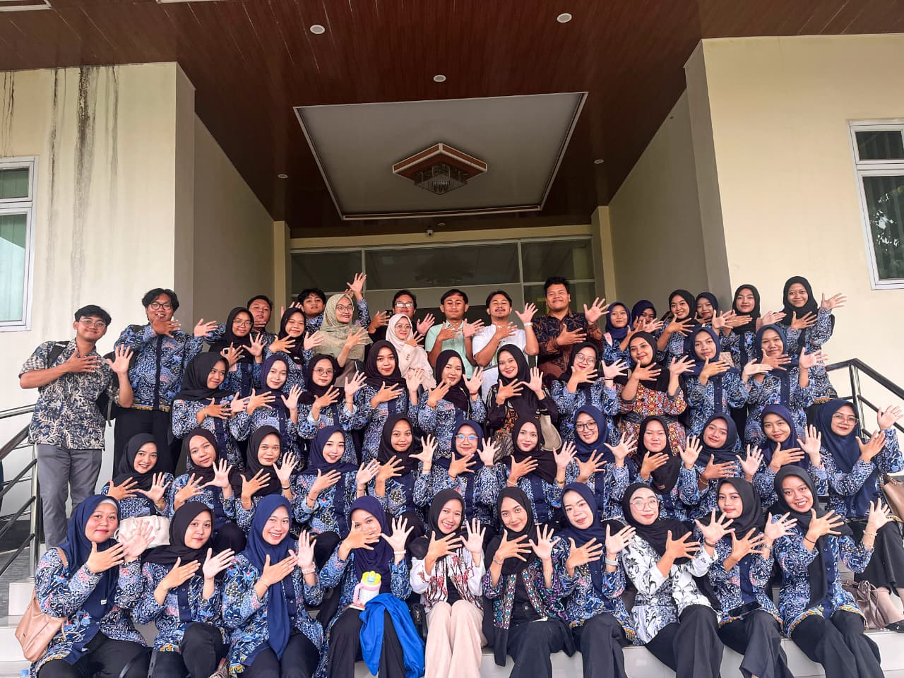TLM D4 UMP Pelopori Pelatihan Bahasa Isyarat bagi Mahasiswa, Siapkan Tenaga Kesehatan Inklusif Masa Depan
